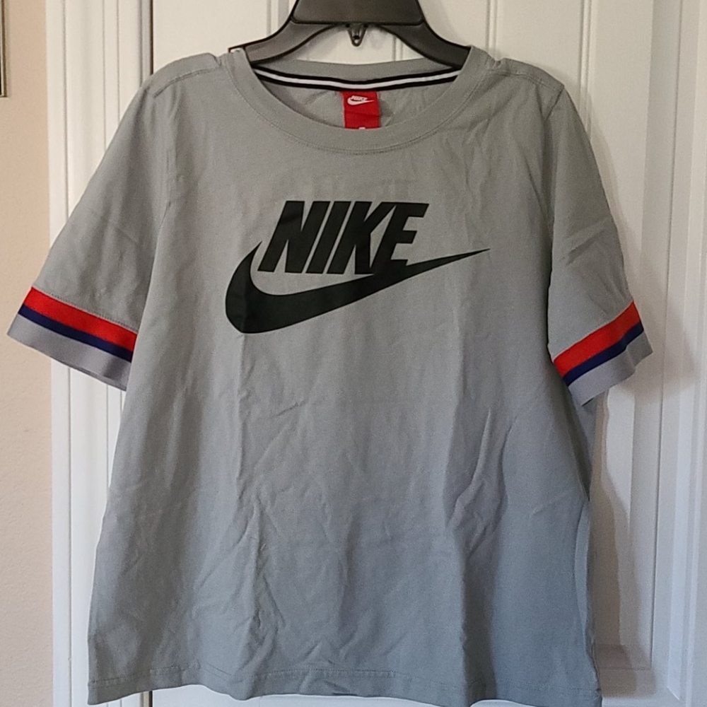 Nike Short Sleeve Tee